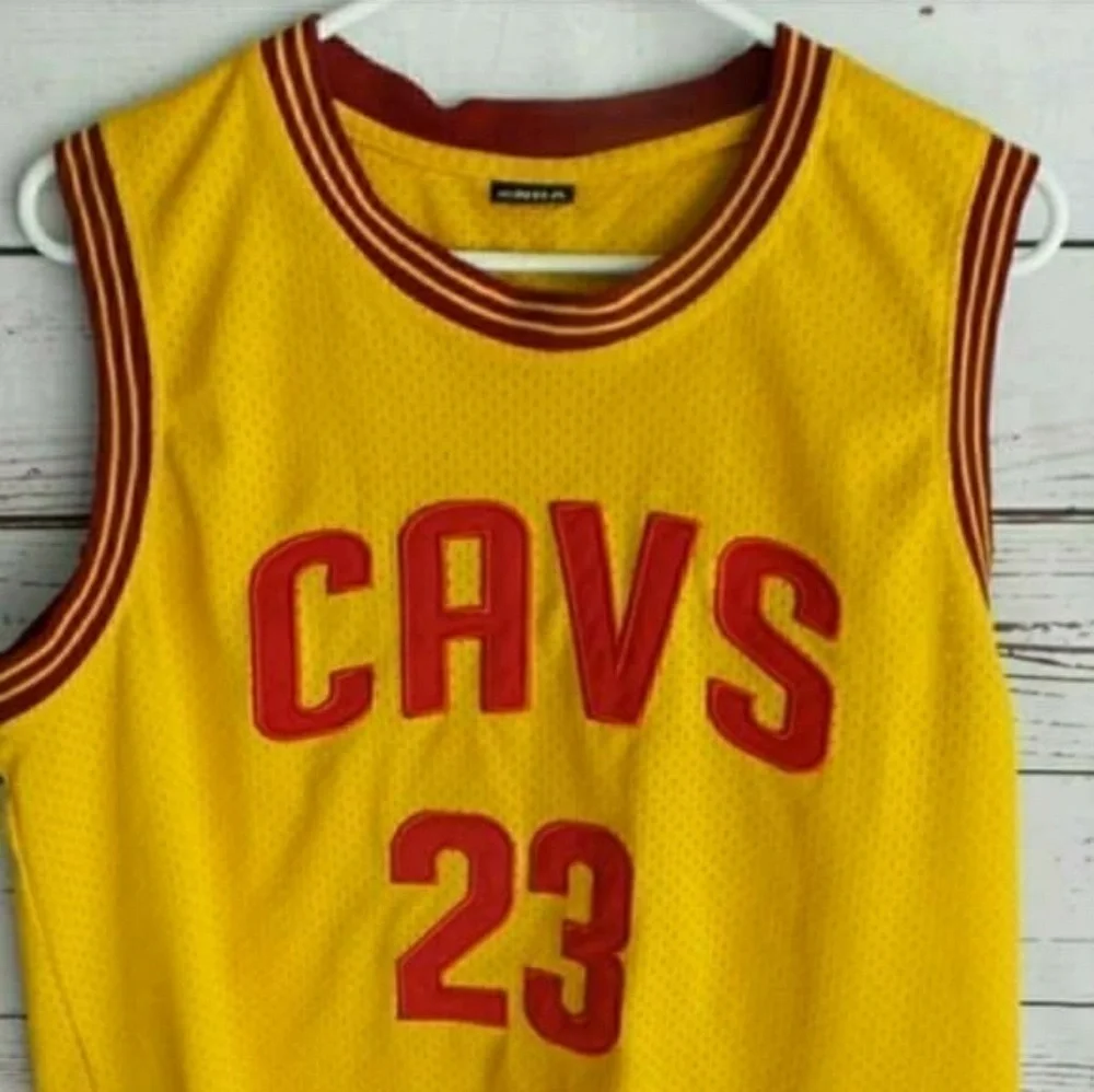 LeBron James 23 Cavaliers‎ Gold Red Jersey 23 XL